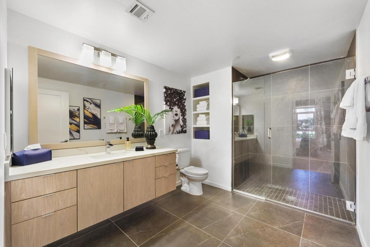 Beverly Grove Chic City Oasis 2 Bedroom Apt With Den 138 Los Angeles Bagian luar foto