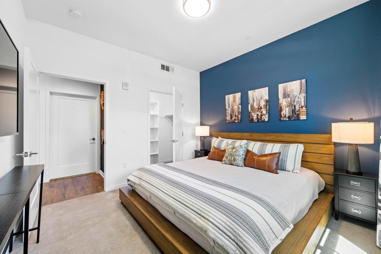 Beverly Grove Chic City Oasis 2 Bedroom Apt With Den 138 Los Angeles Bagian luar foto