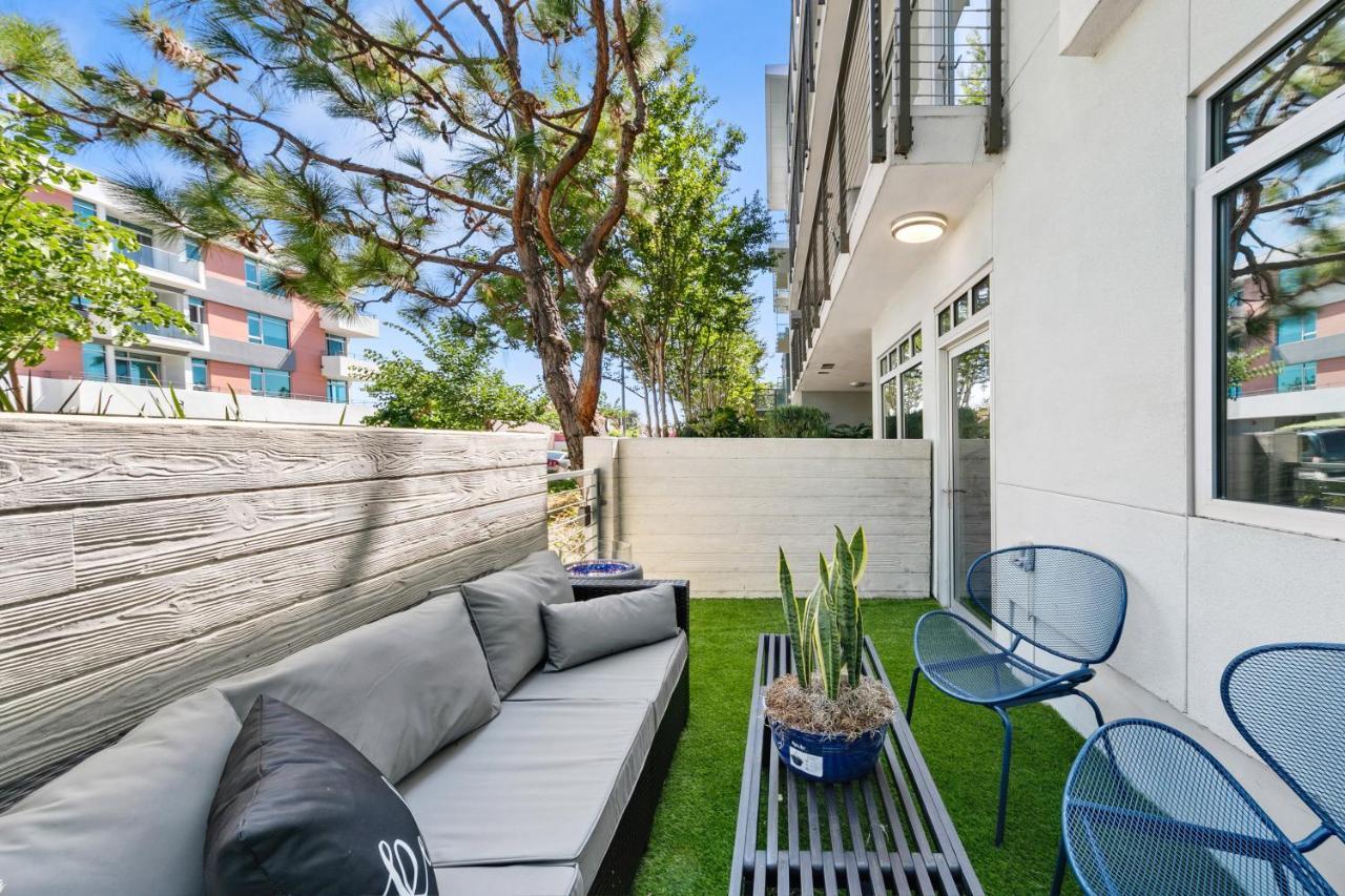 Beverly Grove Chic City Oasis 2 Bedroom Apt With Den 138 Los Angeles Bagian luar foto