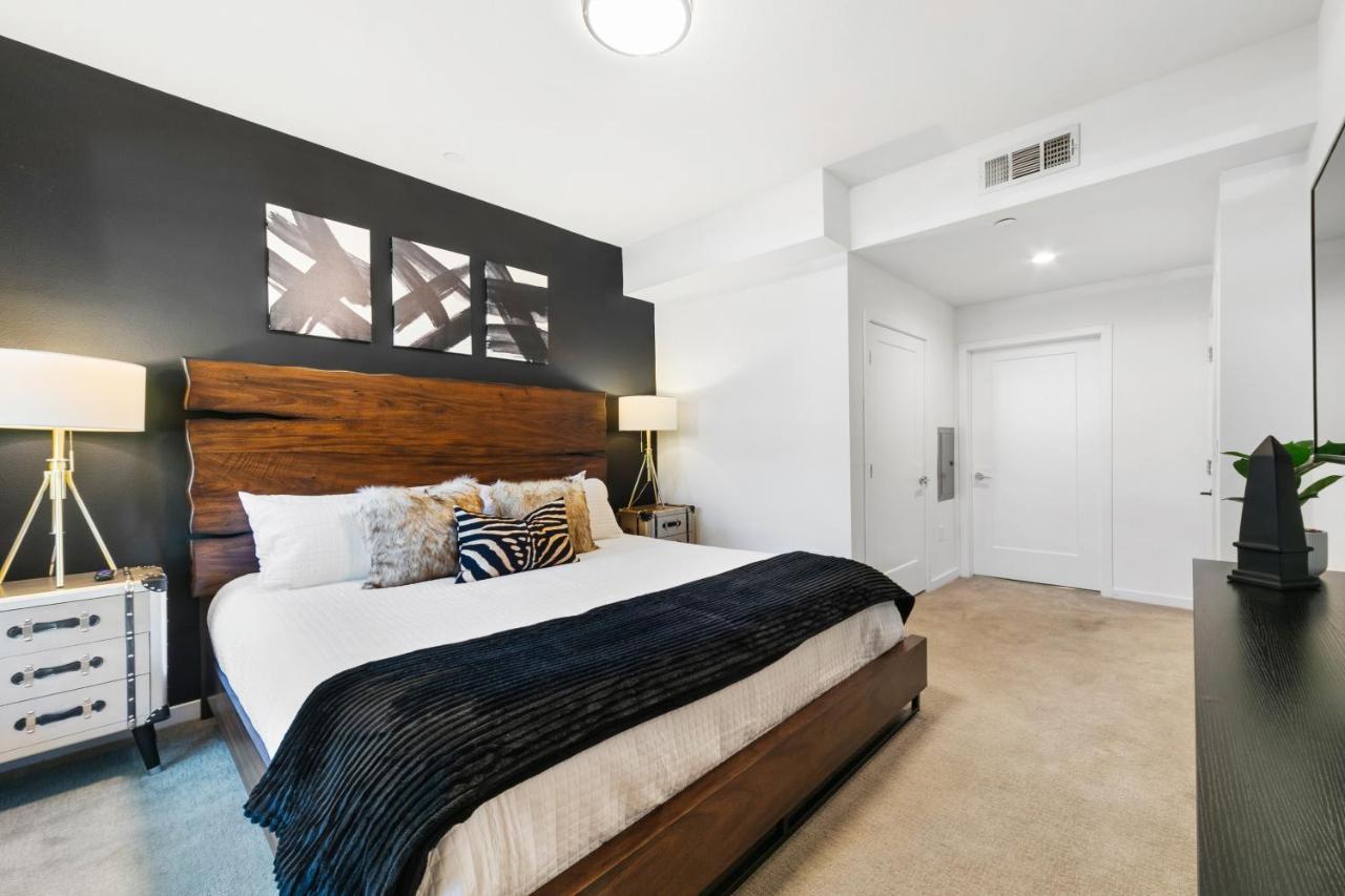 Beverly Grove Chic City Oasis 2 Bedroom Apt With Den 138 Los Angeles Bagian luar foto