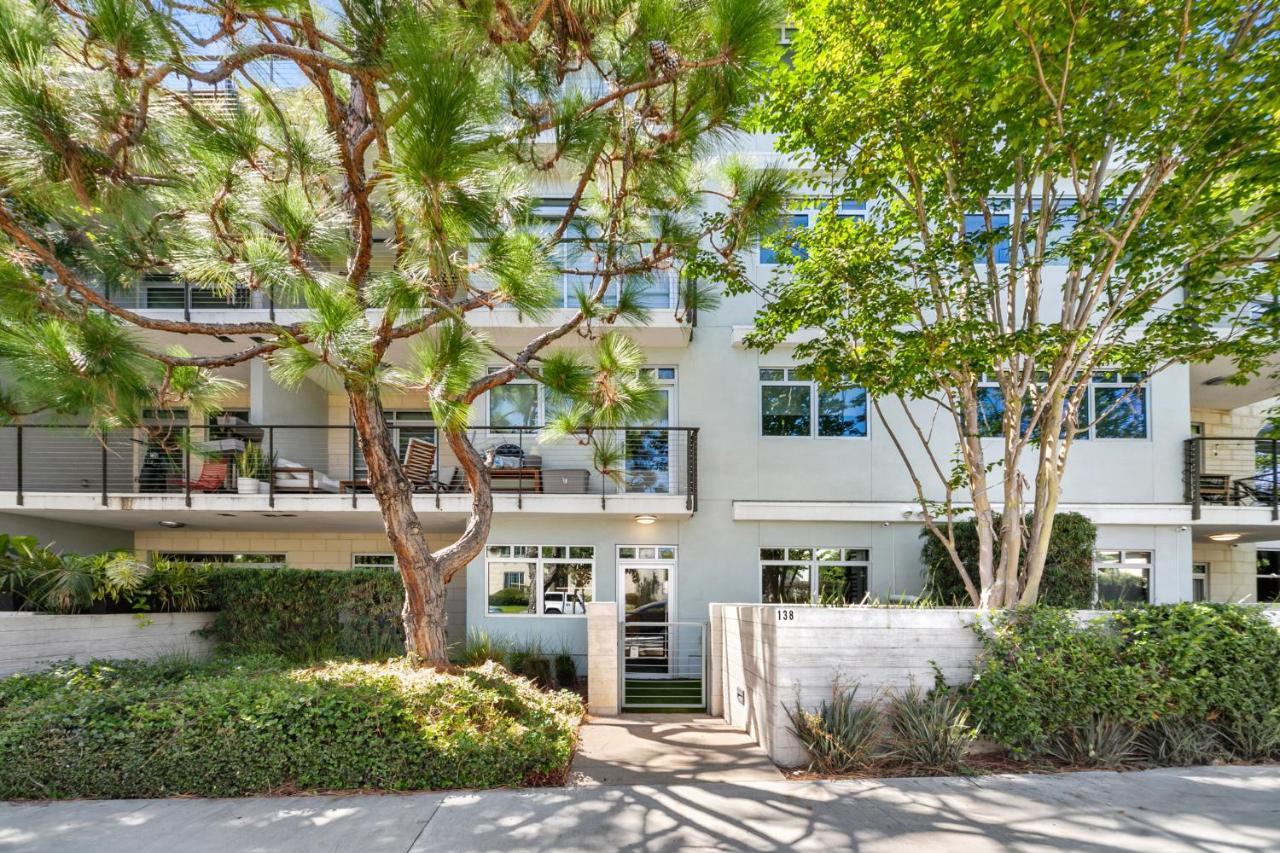 Beverly Grove Chic City Oasis 2 Bedroom Apt With Den 138 Los Angeles Bagian luar foto